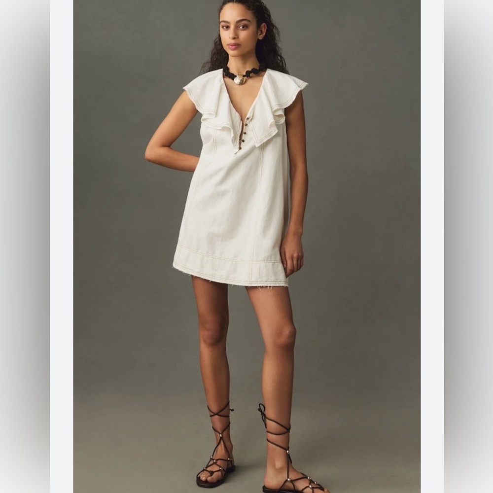 Ruffle v-neck mini cotton shift dress
